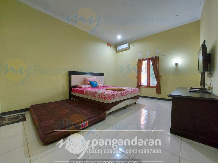 Tampilan Kamar Tidur Villa Citumang 1 Pangandaran Br Kamar 2 1 Bed Besar Ukuran 180x200cm Di